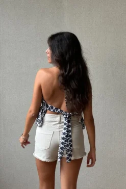 Top nido de abeja cuello halter color azul