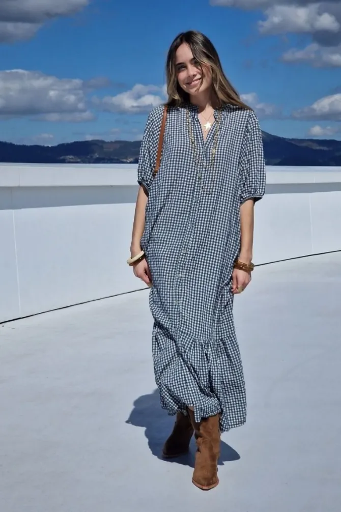 Vestido con botones vichy gris
