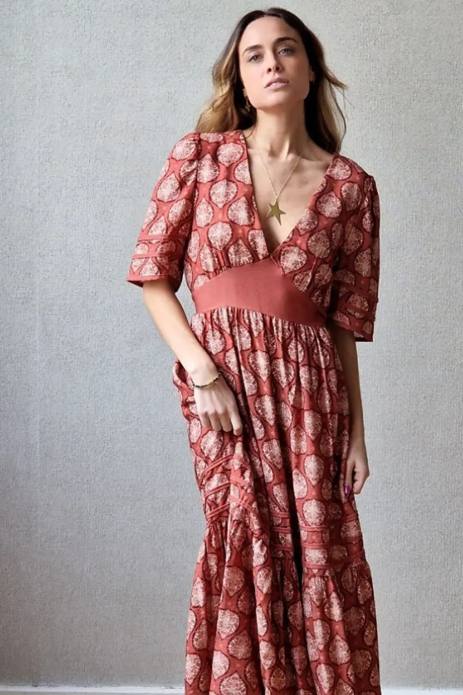 Vestido hoja manga corta y escote estampado caldero
