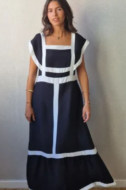 Vestido largo bicolor con volante en negro y blanco