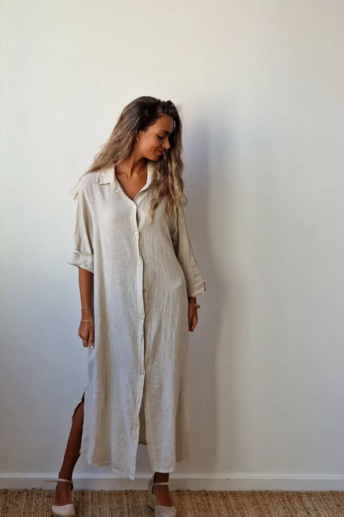 Vestido largo camisero tipo lino beige