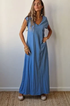 Vestido largo cuello pico azul jeans