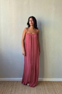 Vestido largo tirantes plumeti rosa
