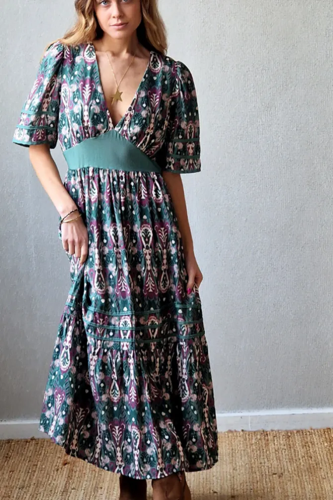 Vestido manga corta y escote estampado verde y morado
