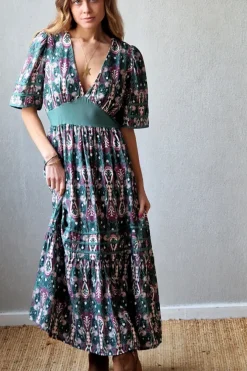 Vestido manga corta y escote estampado verde y morado