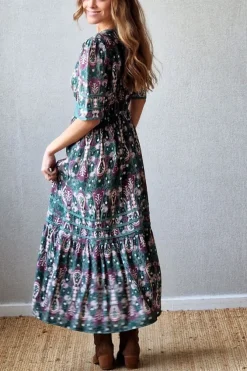 Vestido manga corta y escote estampado verde y morado