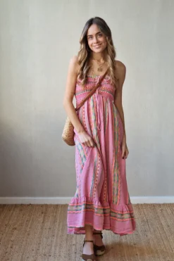 Vestido palabra de honor rosa