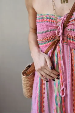 Vestido palabra de honor rosa